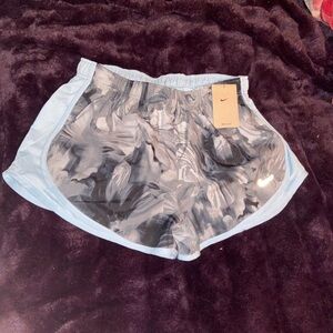 Nike shorts size large